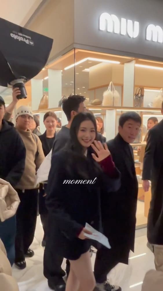 刘浩存制服女高学姐MiuMiu抓拍图片_8