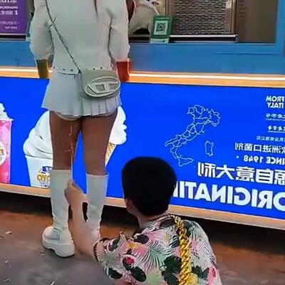 网红祁天道擦边调戏女生封禁15天