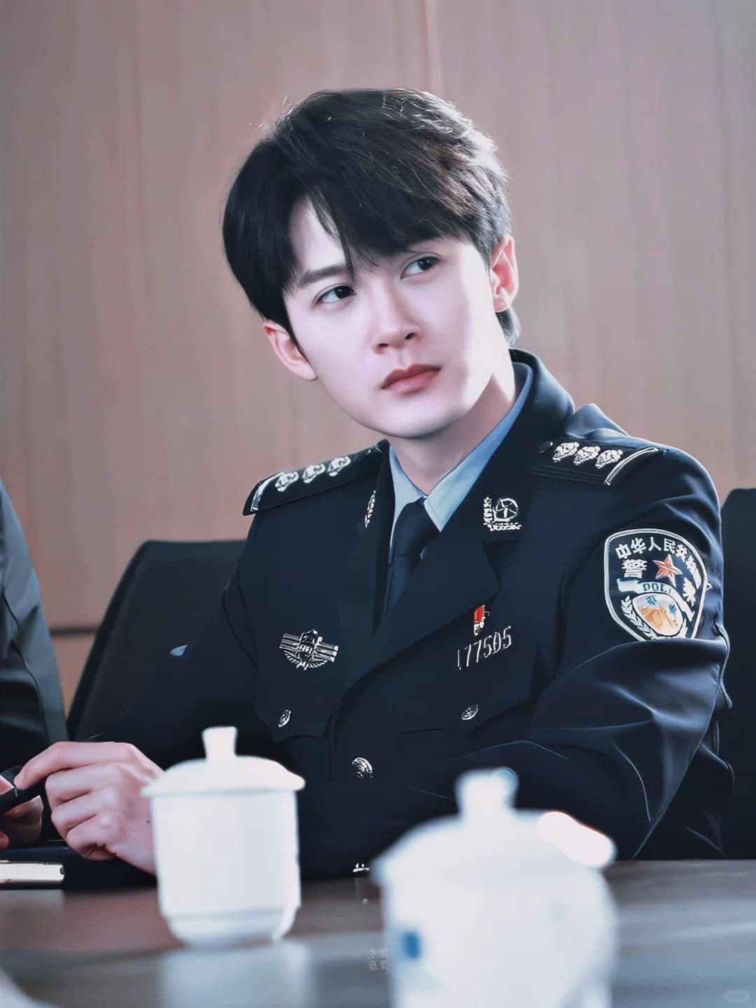 《猎罪图鉴2》檀健次警服常服帅气图片_4