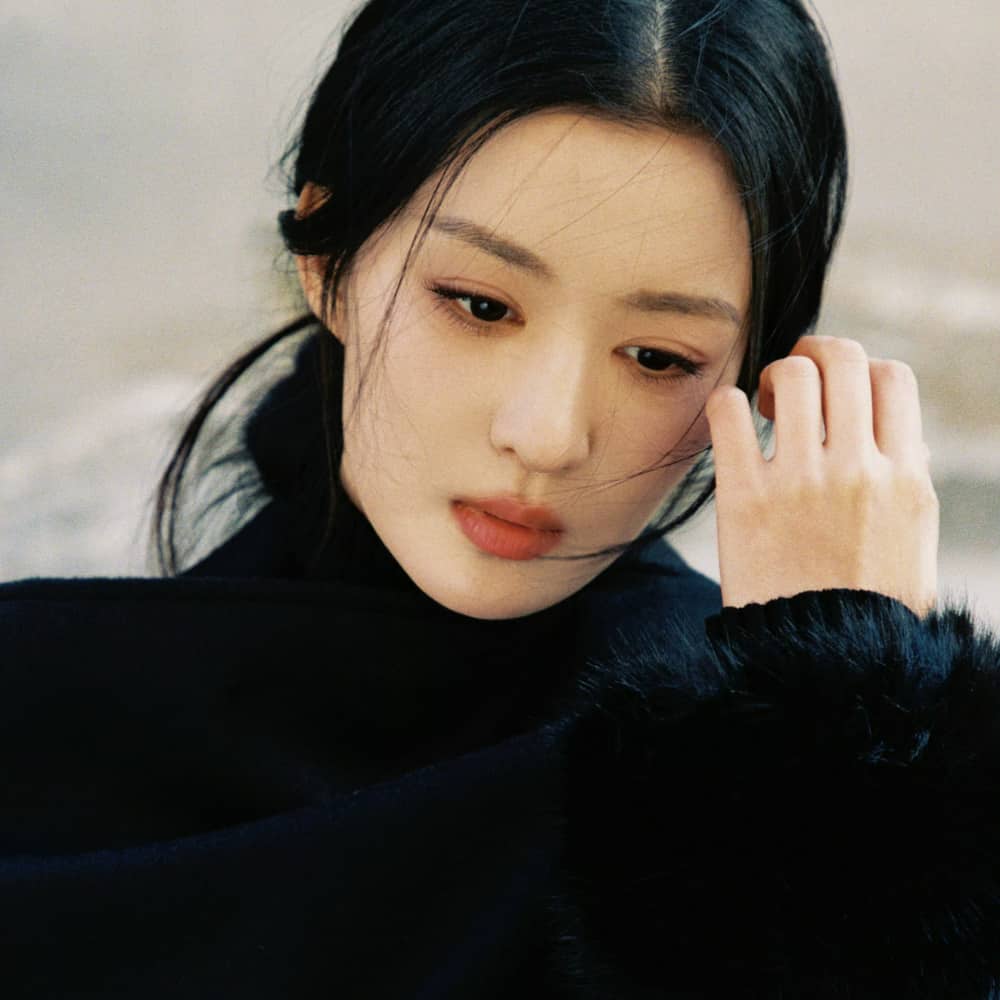 王楚然知性女生光影轮廓头像图片_1