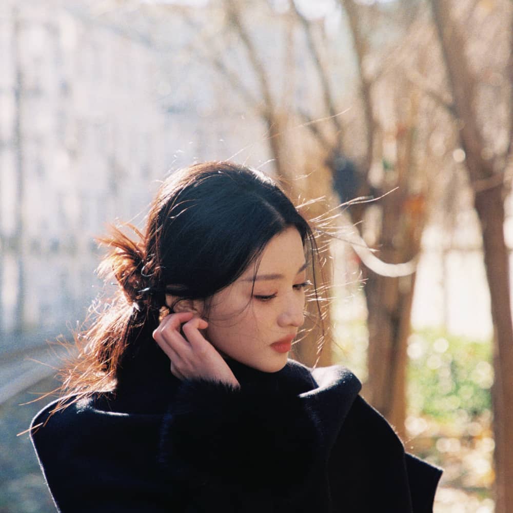 王楚然知性女生光影轮廓头像图片_12