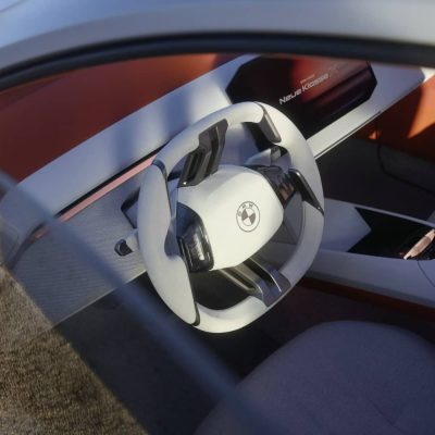 宝马智能座舱BMW首创全景iDrive图片
