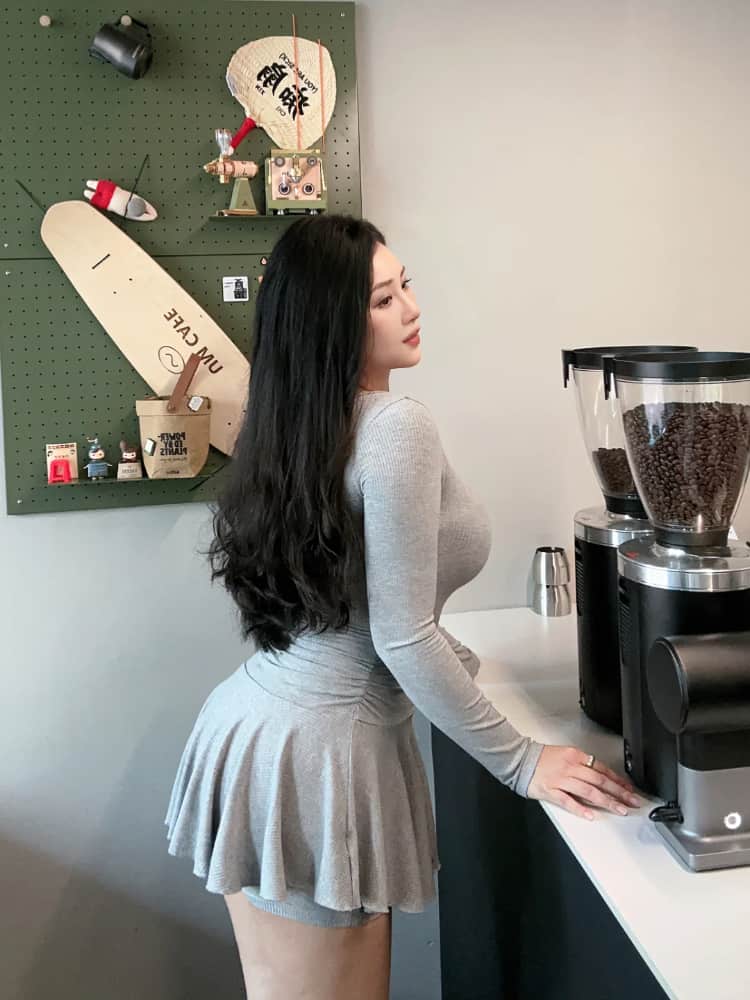 凹凸女BBwBBwBBwBBw自拍照分享_1