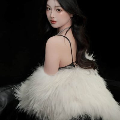 《丰满的女邻居》三级写真图片私密照