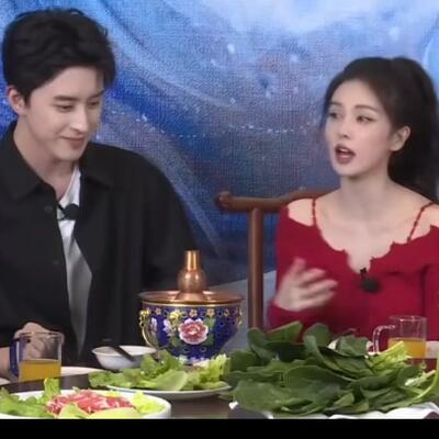 白鹿手吻戏没吻这么激烈