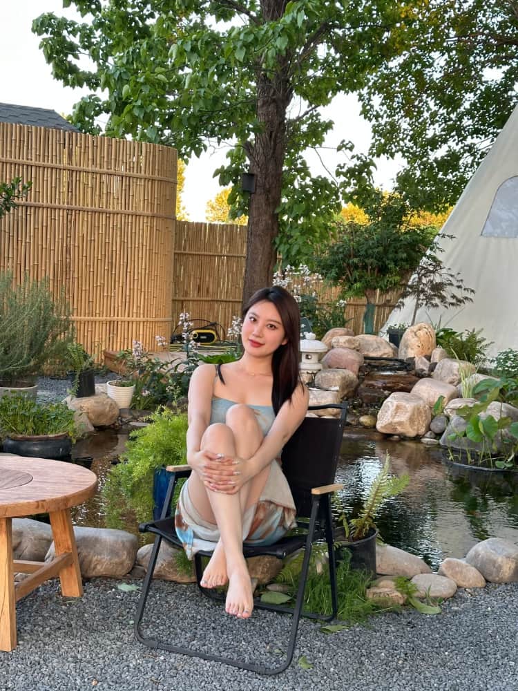 父亲有力挺送女儿的花园图片和背后的故事_3