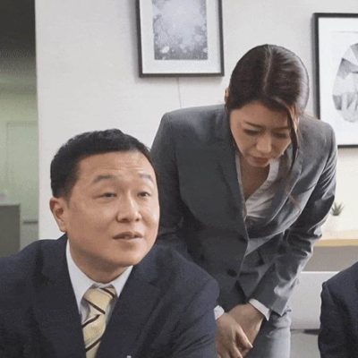 班长按了按口袋里的遥控器开关调到最大
