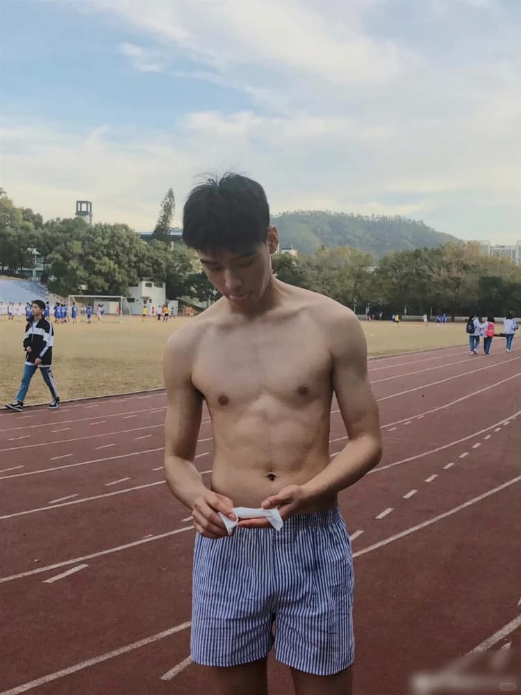 龚俊大鼓包图片,龚俊的丁丁大不大？_3