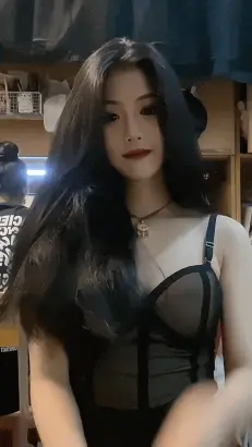 女大学生宿舍有一个网红直播动态图_3