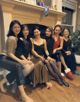 6个女人在一起叫什么呀？6个女人动态图_1