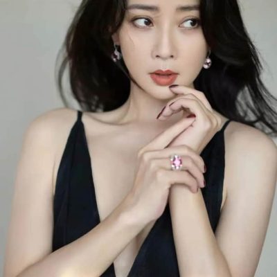 殷桃身材饱满又会穿图片