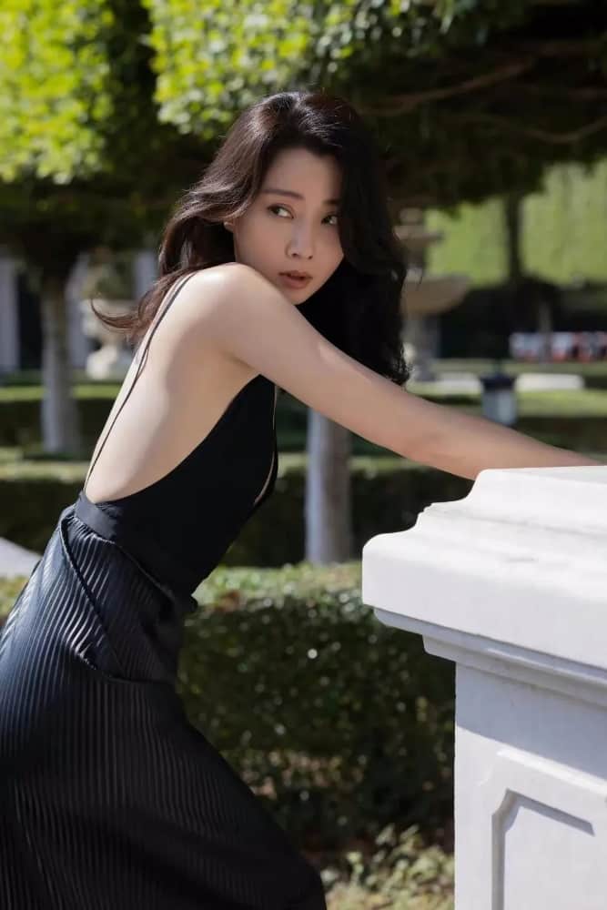 殷桃身材饱满又会穿图片_9