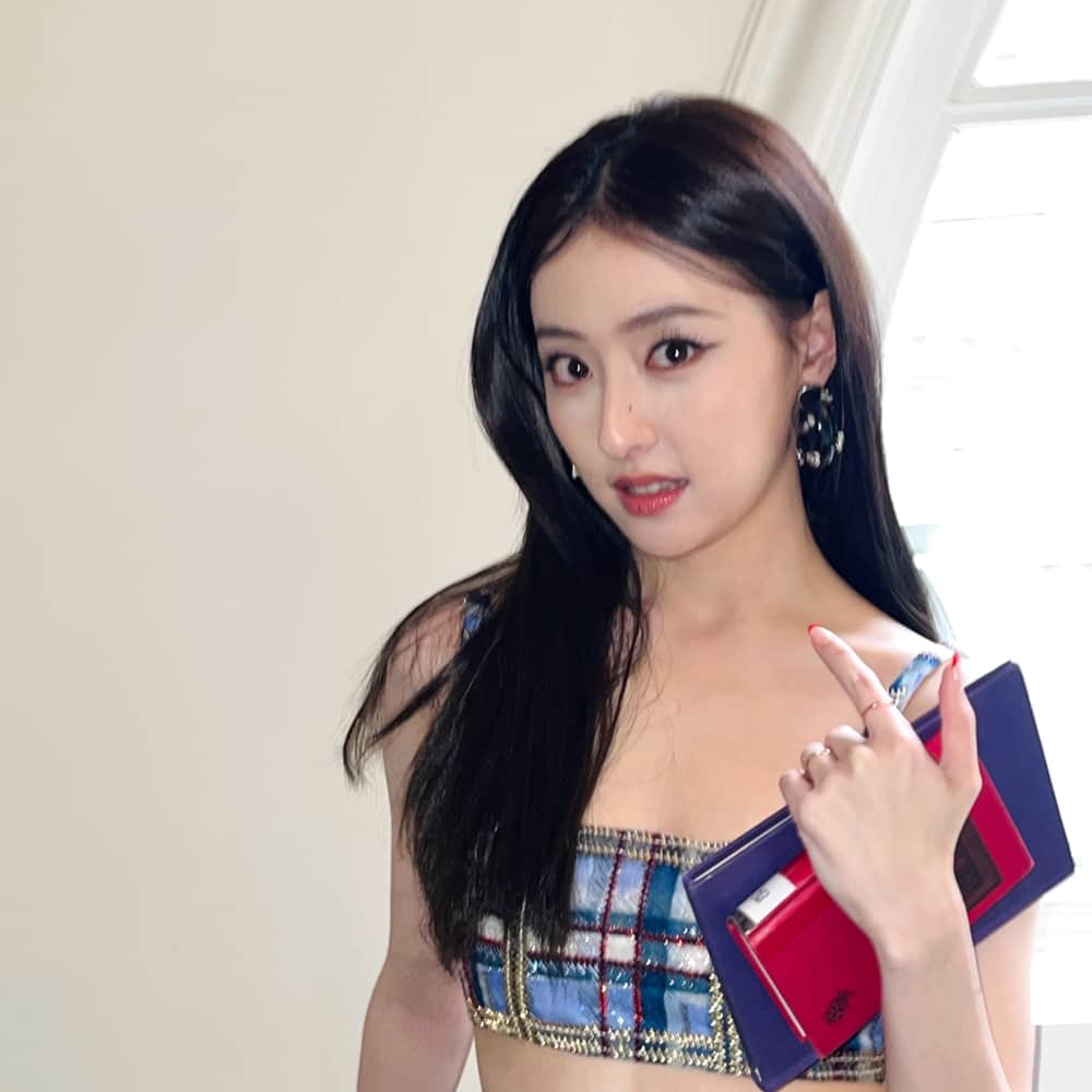 胡连馨儿好漂亮就是胸太平了_5