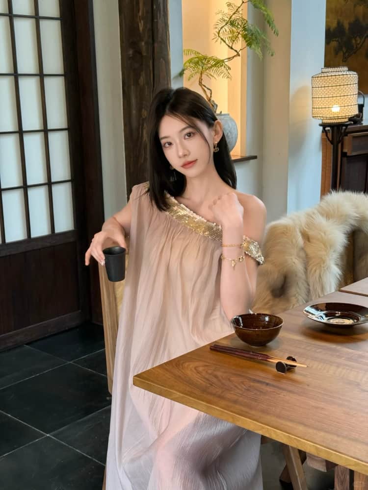 女孩子穿透明衣服是怎么样的图片_3