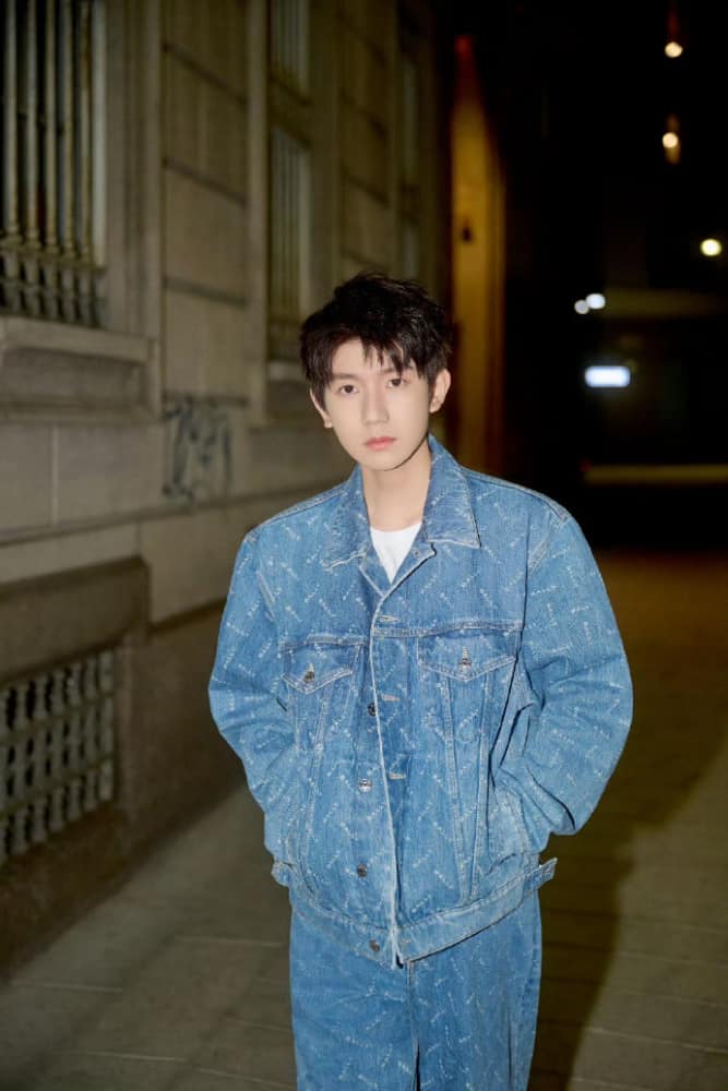 2025年3月王源miumiu大秀图片_4