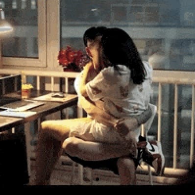 美女和老板一起努力做豆浆动态图