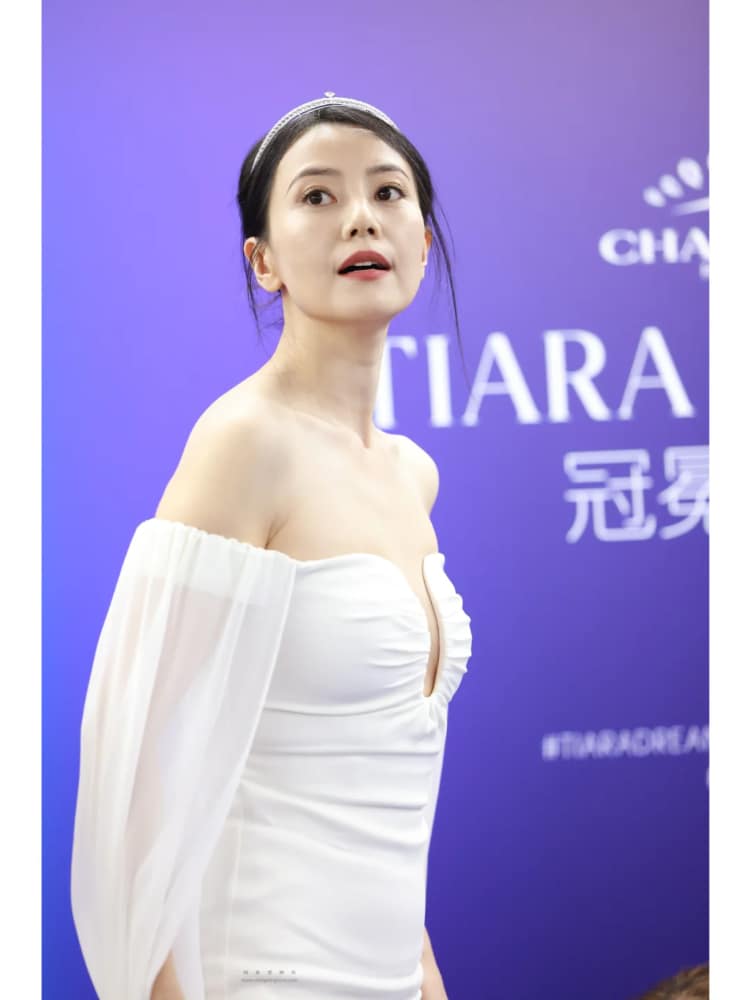 高圆圆滤镜被脱的精光图片生图_7