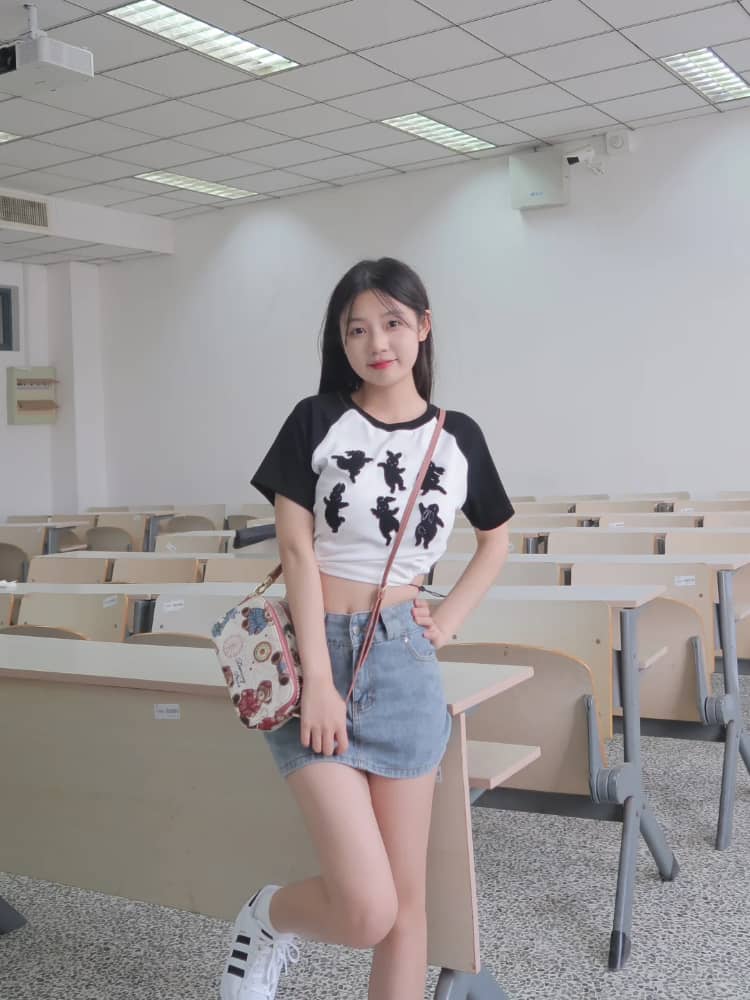 身材小巧的嫩女图片,长相嫩嫩的女孩子图片_2