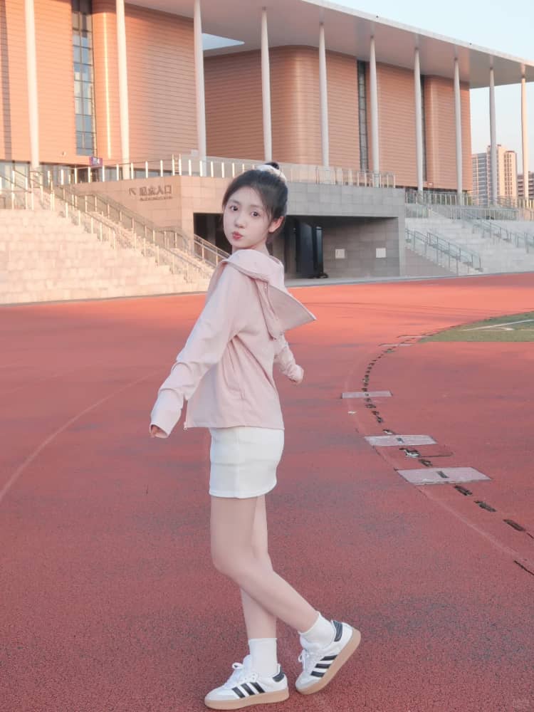 身材小巧的嫩女图片,长相嫩嫩的女孩子图片_3