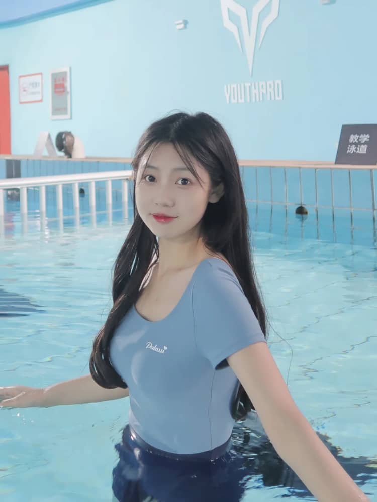 身材小巧的嫩女图片,长相嫩嫩的女孩子图片_4