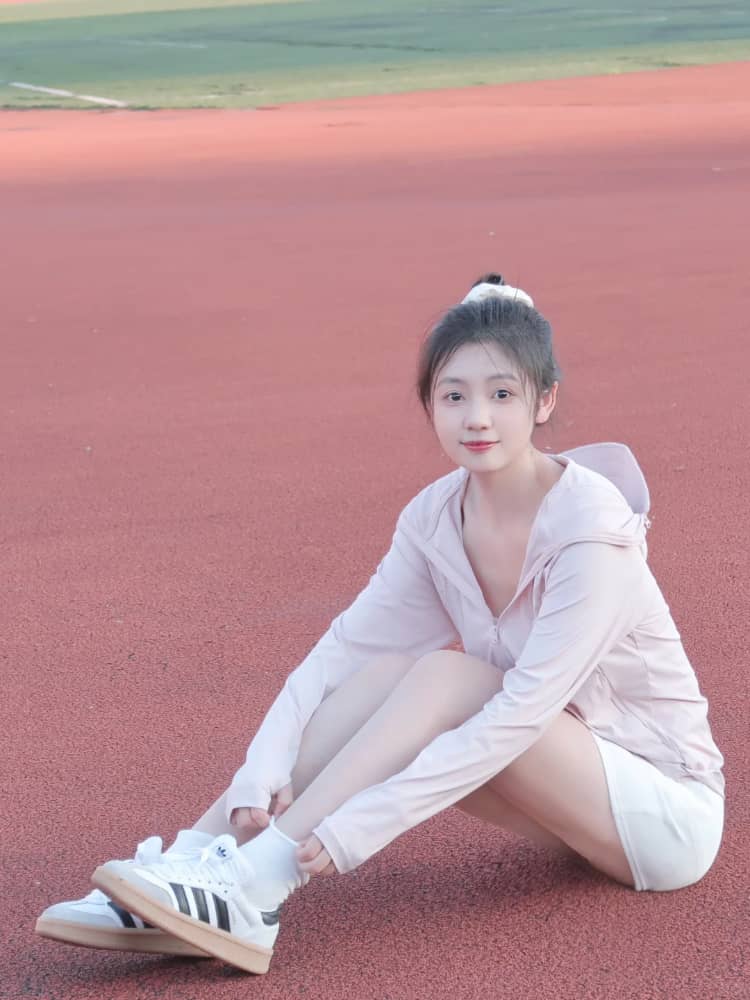 身材小巧的嫩女图片,长相嫩嫩的女孩子图片_6