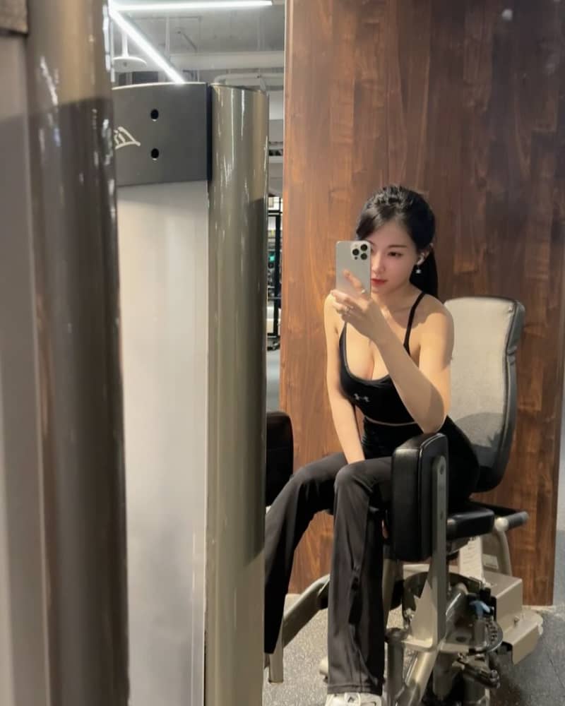 数学老师Kelly丰满迷人的老师图片_2