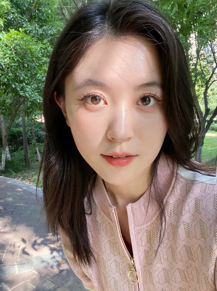 美女个人图片连拍15张美照分享_1