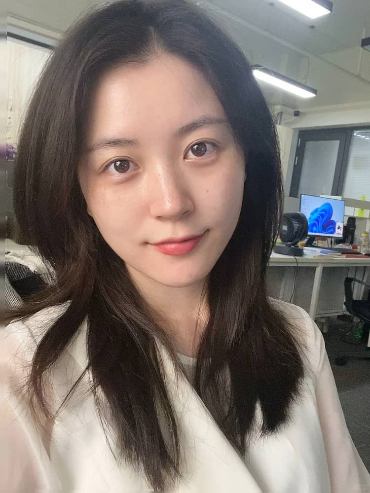美女个人图片连拍15张美照分享_8