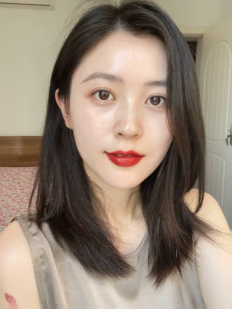 美女个人图片连拍15张美照分享_9