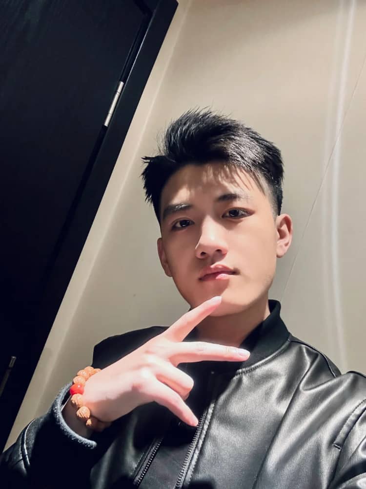 20岁男生照片真实帅气阳光少年感_2