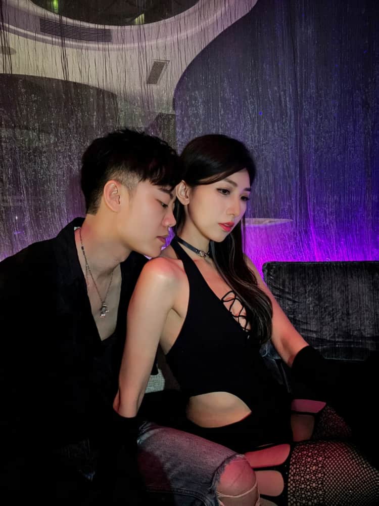 疯狂二人房间荷尔蒙图片写真_5
